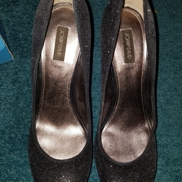 Black sparkly heels cliffs by white mountain - Picture 12 of 12